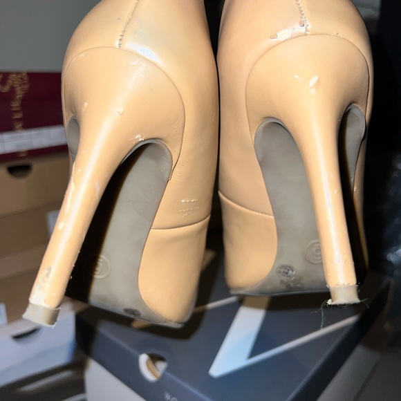 Heels - Picture 6 of 12